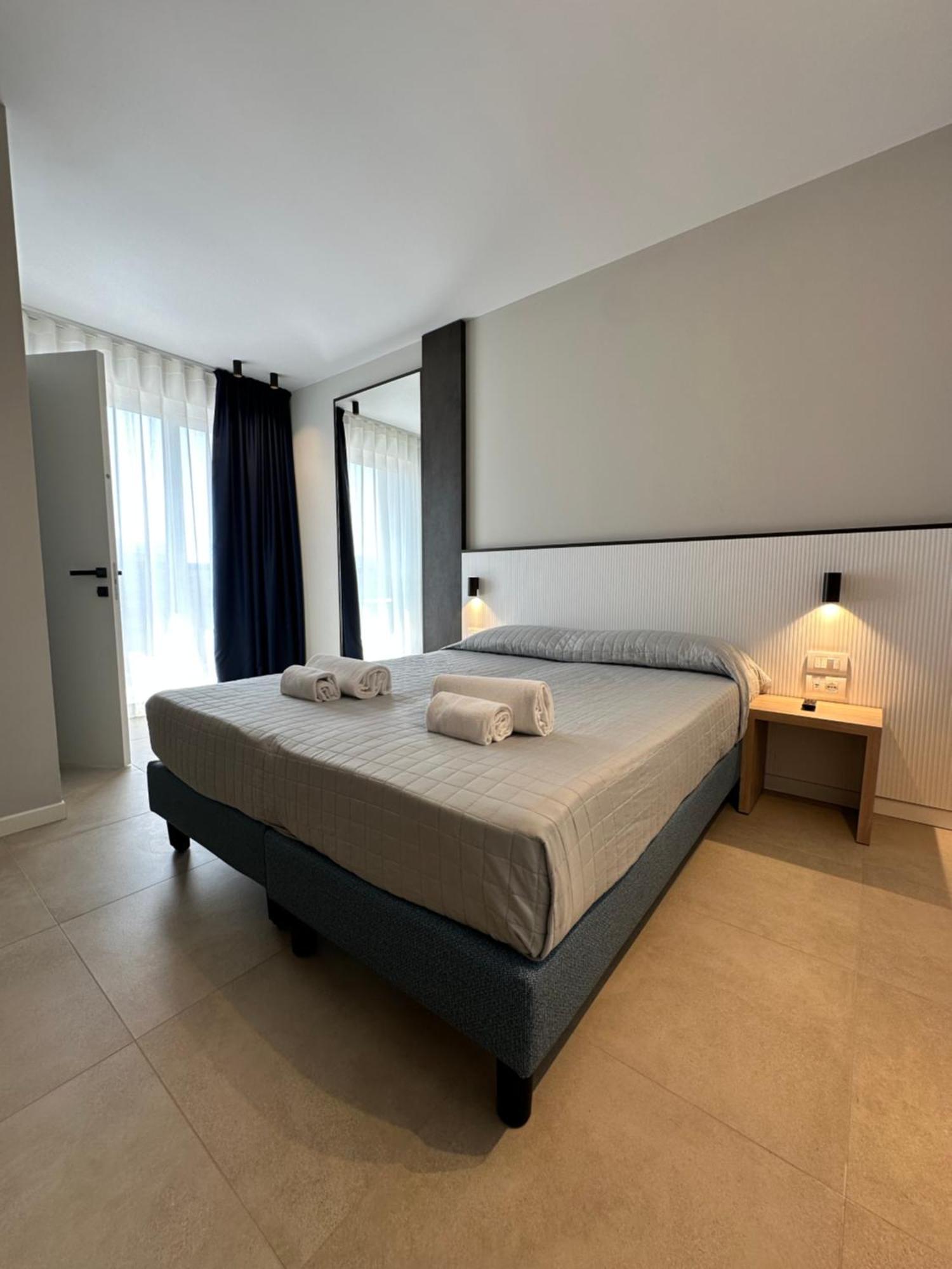 Petit Hotel Caorle Bagian luar foto